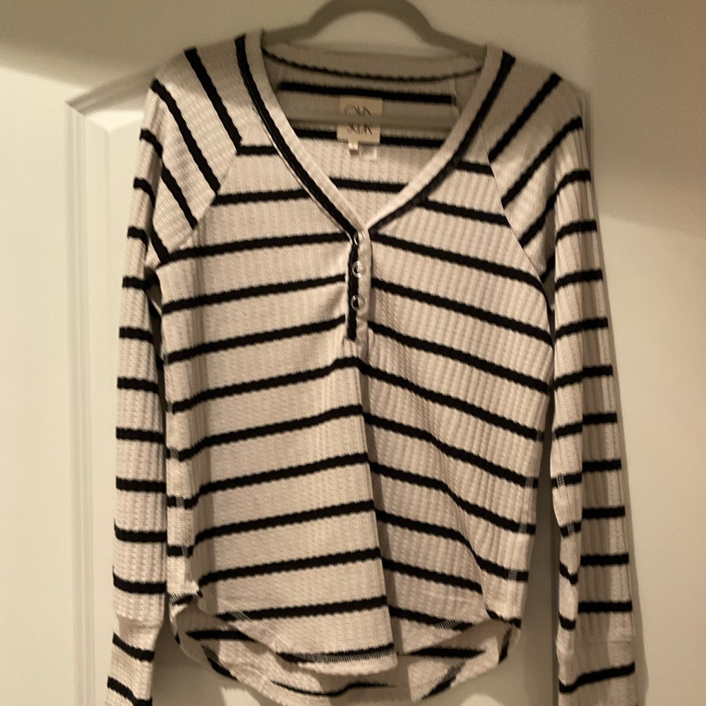 Chaser Cream and Black Stripe V-Neck Thermal Henley Shirt - Size L
